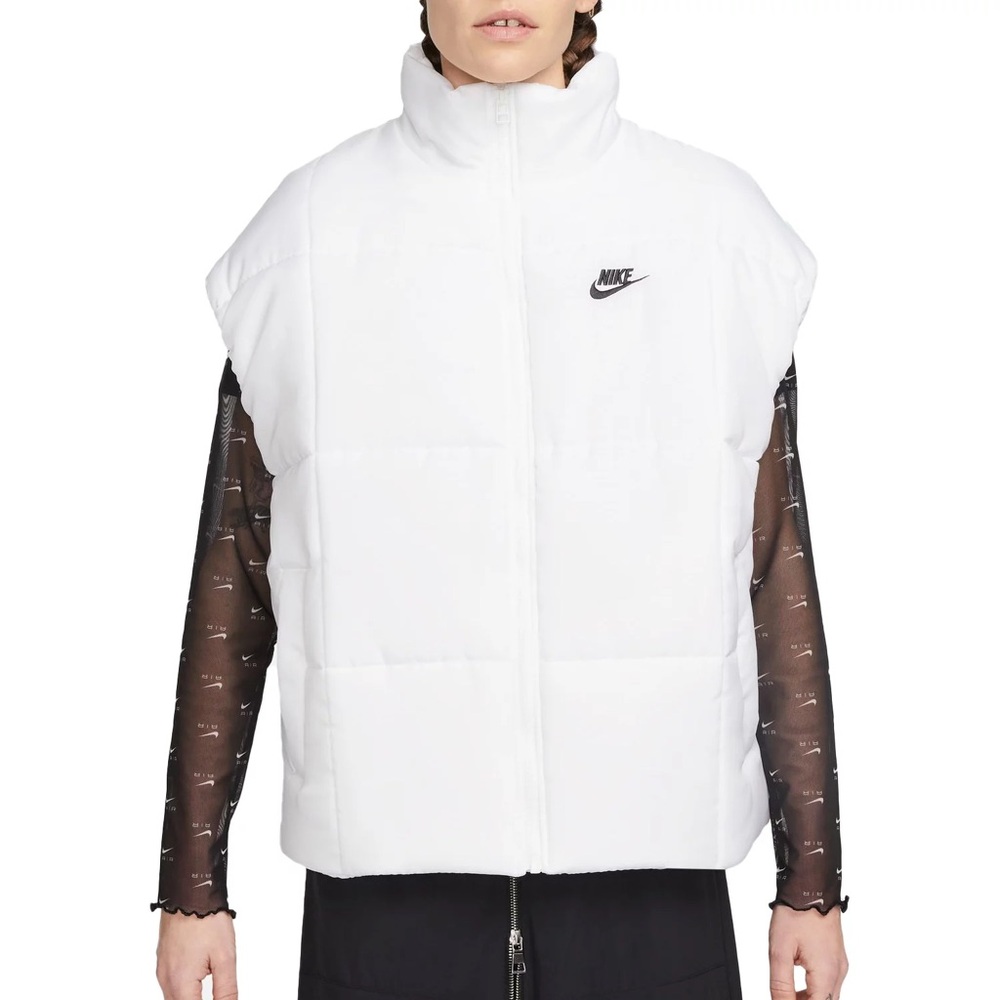 White NIKE Women’s Classic  Puffer Therma-FIT Loose Vest. Oversized.
